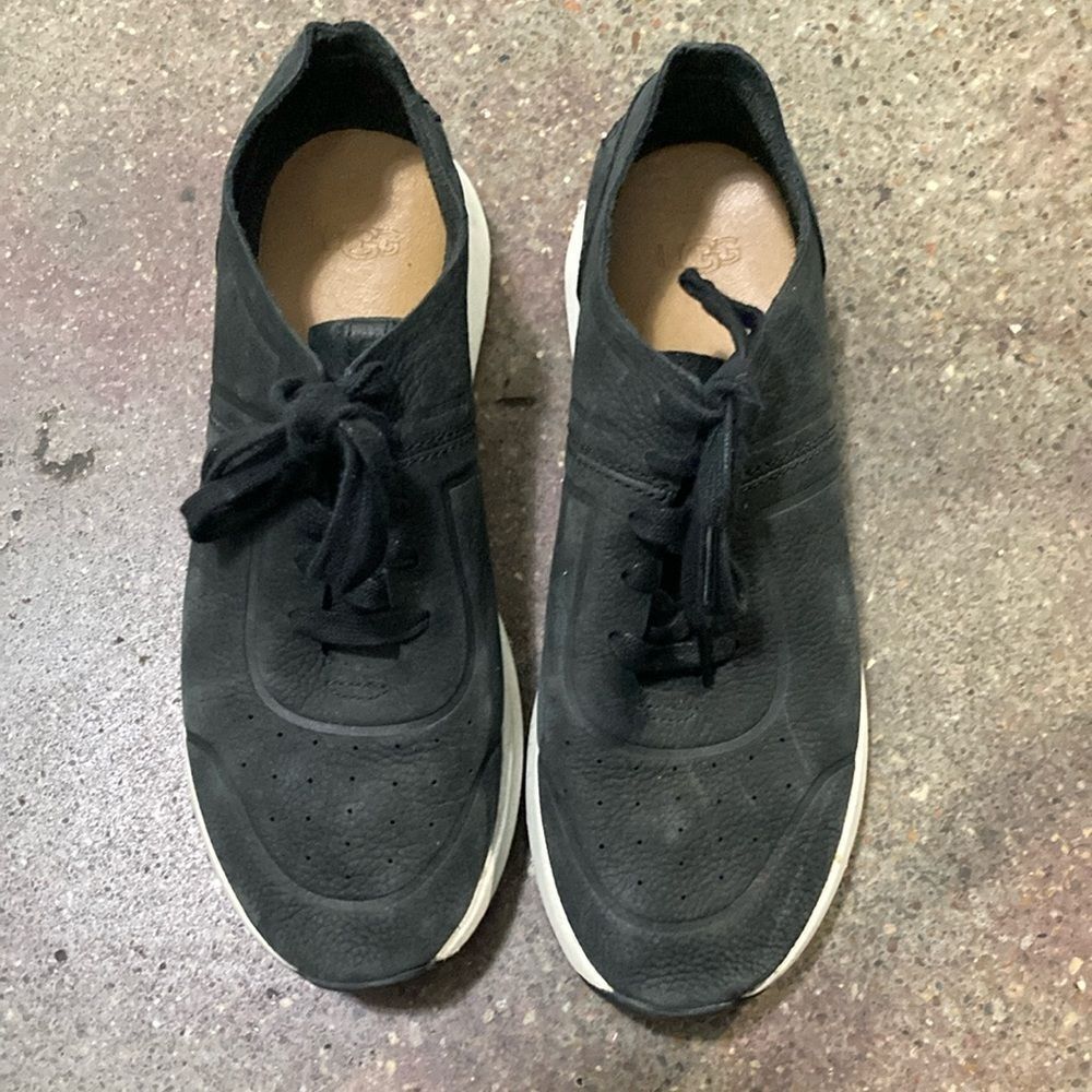 UGG Sneakers
